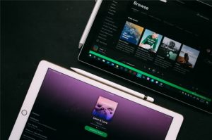 Difference between Spotify and Pandora